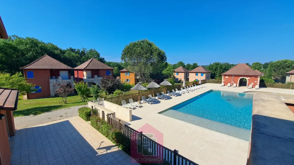 Bassein - Garden-Level Apartment with Pool in Prayssac