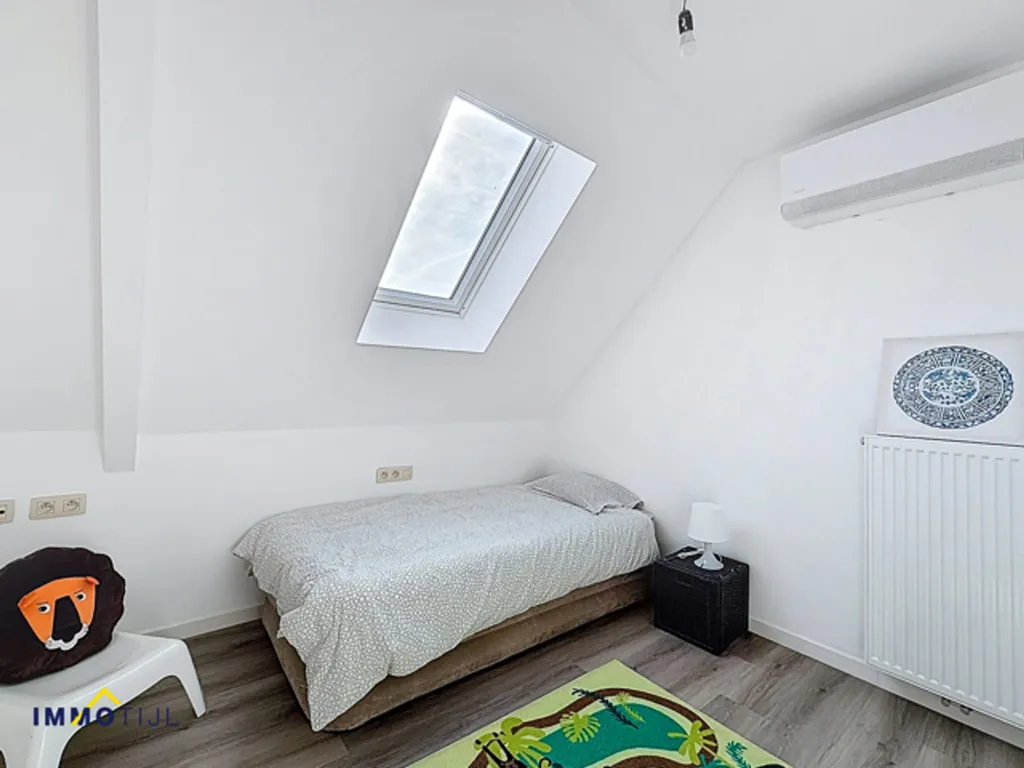 Bedrooms - Modernised House with Garden in Aalst
