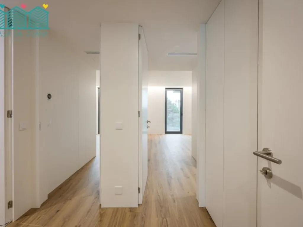 Entrée - Luxury 3-Bedroom Apartment in Aveiro