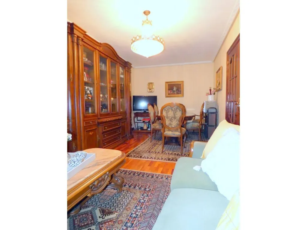 Elutuba - Flat with Garage in Calle de Karmelo