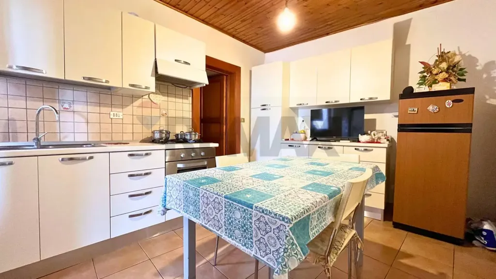 Köök - Apartment with Balcony View in Porto Azzurro