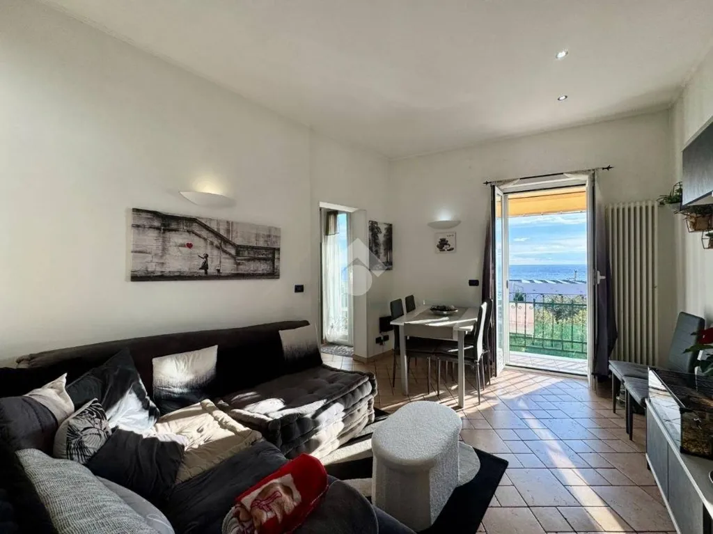 Séjour - Quadrilocale with Sea View Balcony in Noli