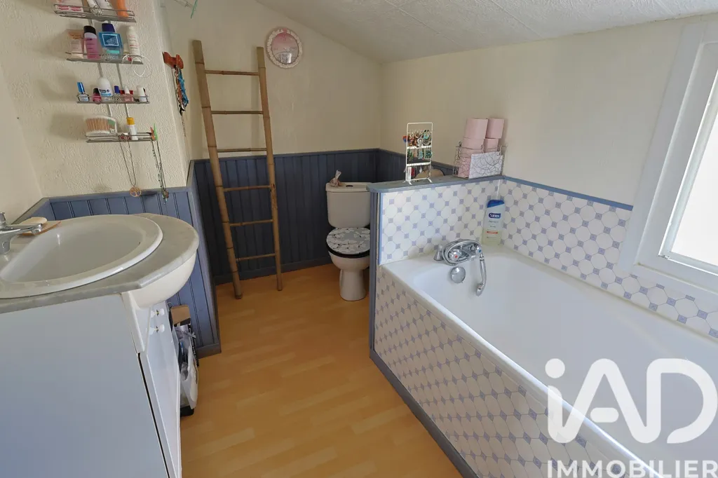 Salles de bain - Maison de Ville avec Terrasse à Thouars