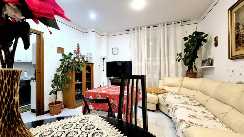 Elutuba - Three-Bedroom Apartment in Ancona