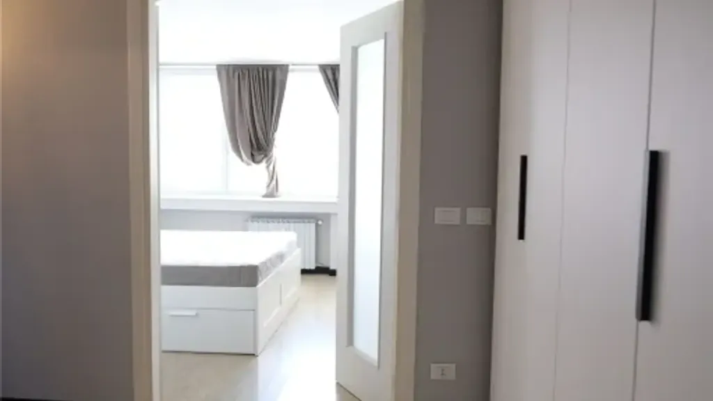 Chambres - Rented 2.5-Bedroom Apartment in Florence