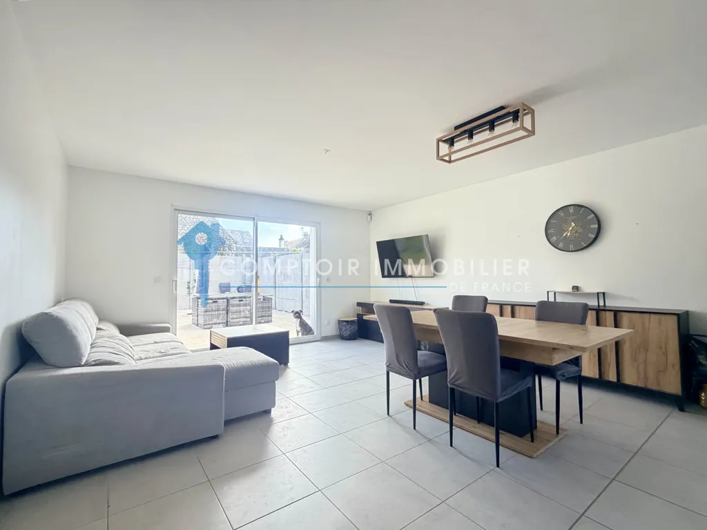 Soggiorno - Recent Flat-Plan House with Terrace in Auneau
