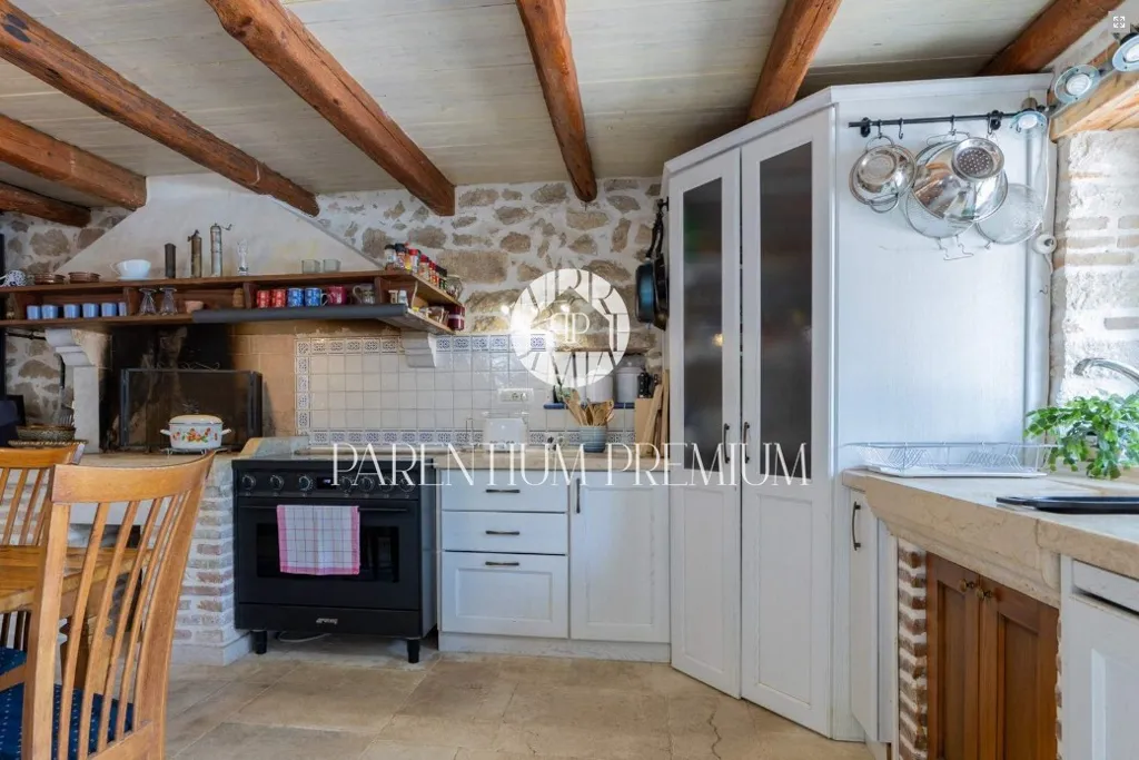 Cuisine - Charming Stone House with Pool near Poreč