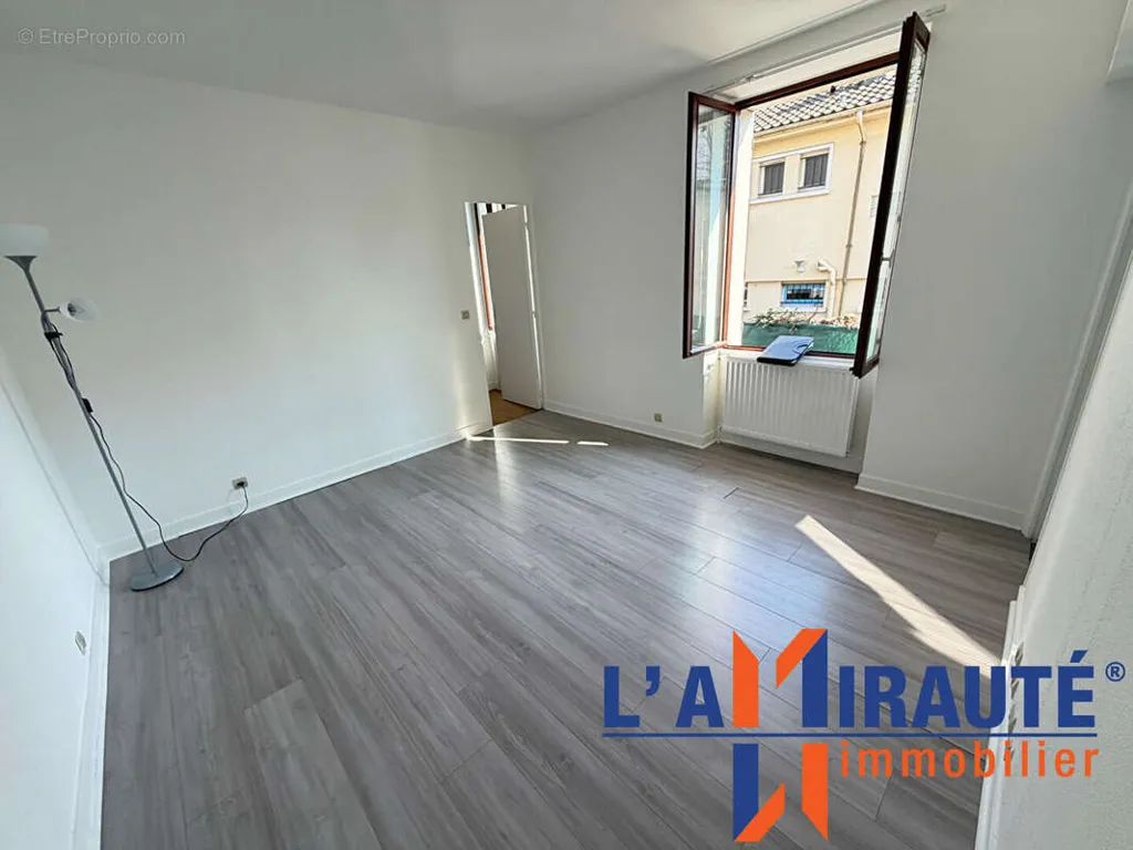 Toad - Duplex Apartment with Terrace in Montesson Centre