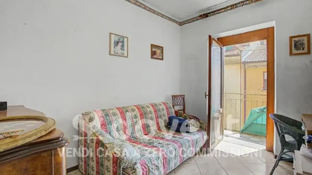 Chambres - Apartment with Balcony in Luino's Historic Centre