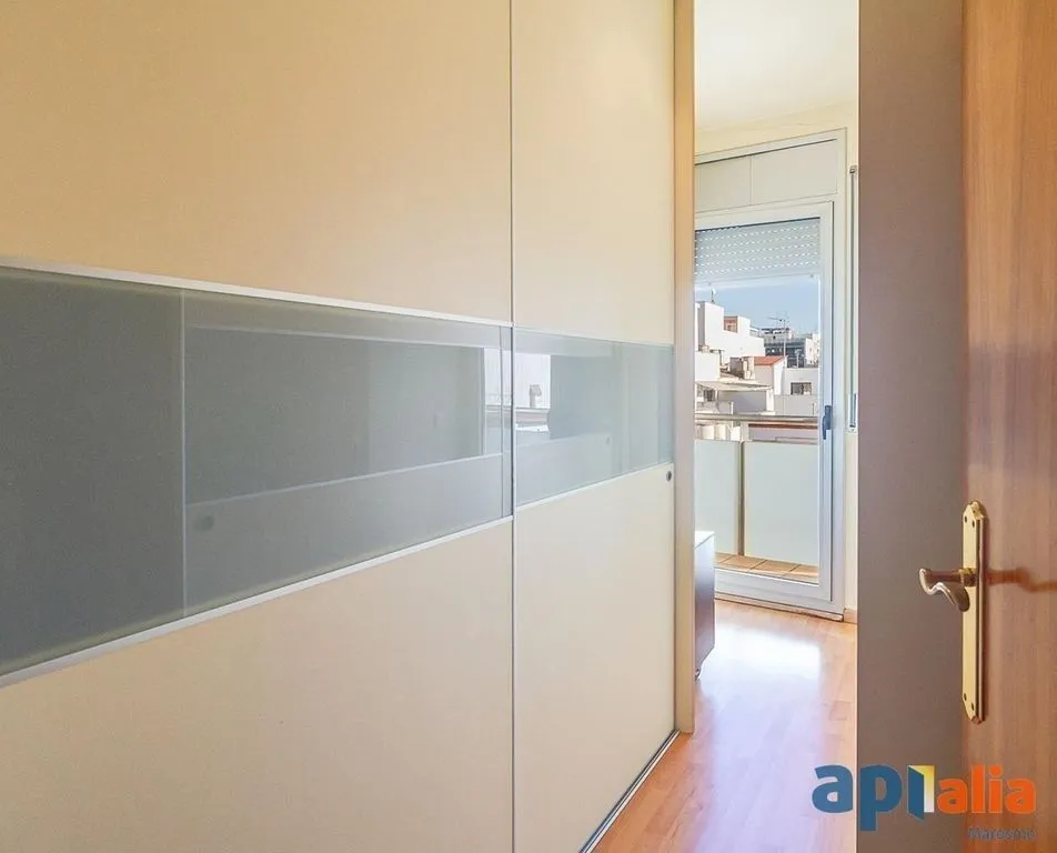 Entrée - Luxury Penthouse with Terraces in Mataró