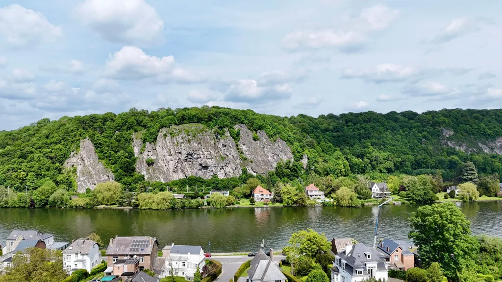 Renovated Villa with Meuse Views in Wépion