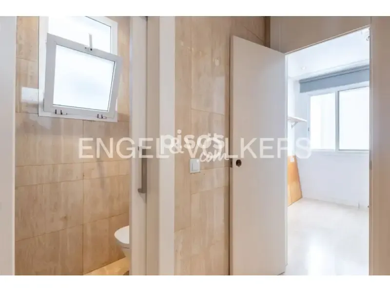 Salles de bain - Apartment with Balconies in Pla del Remei