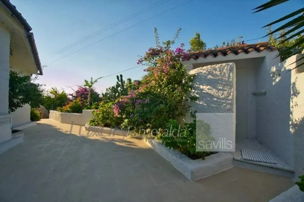 Exterior - Luxury Villa with Sea View in San Teodoro