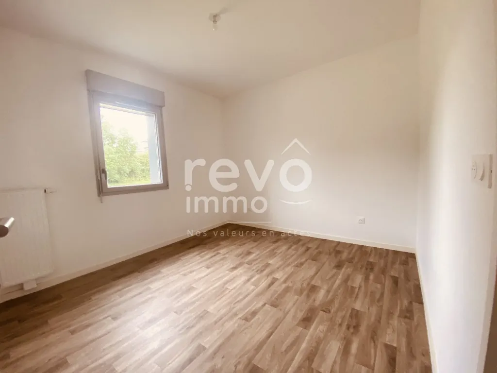 Rooms - 3-Bedroom Flat with Balcony in Hauts de Saint-Aubin