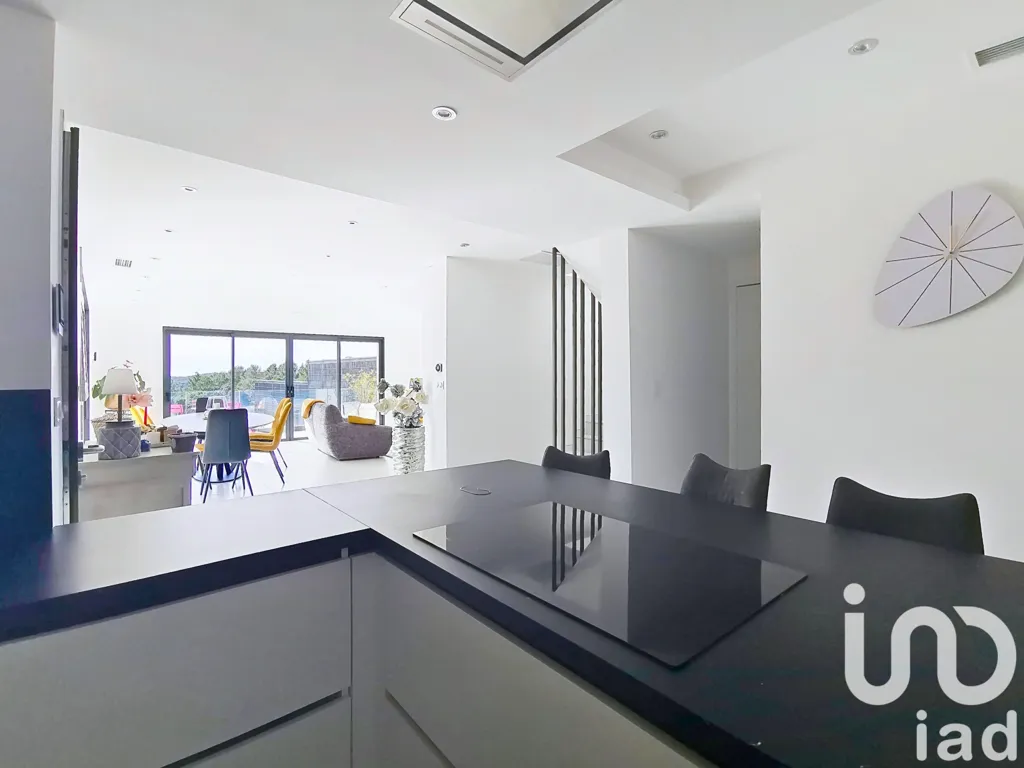 Cuisine - Villa d'Architecte avec Vue Panoramique à Nîmes