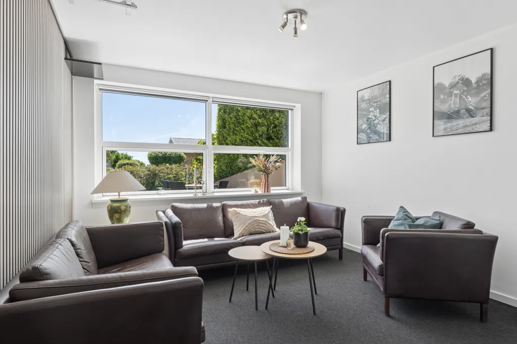 Elutuba - Renovated Villa with City View in Vejby