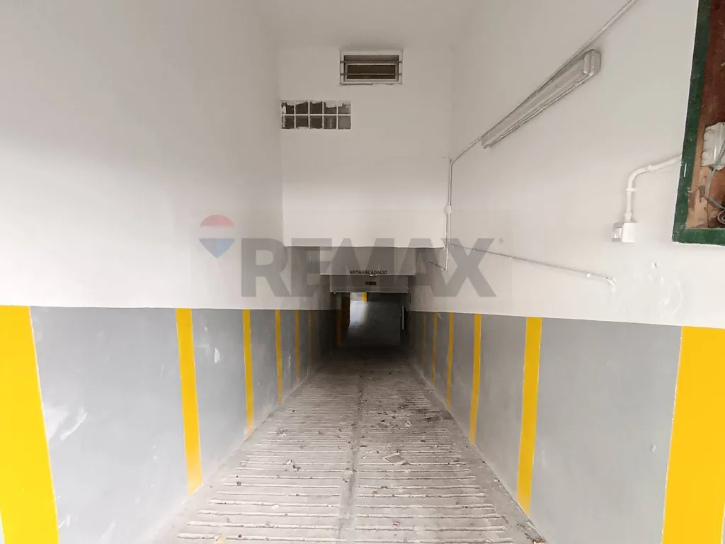 Garaaž - Garage Parking Space in Bari - San Pasquale