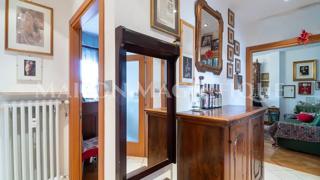 Esik - Penthouse with Terrace in Ferrara
