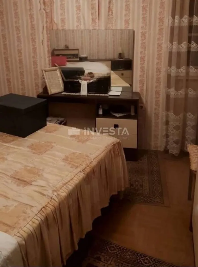 Chambres - Authentic Stone House with Multiple Entrances in Bale
