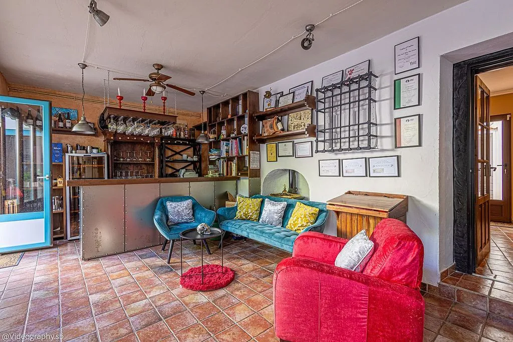 Elutuba - Semi-detached House with Pool in Valdepeñas