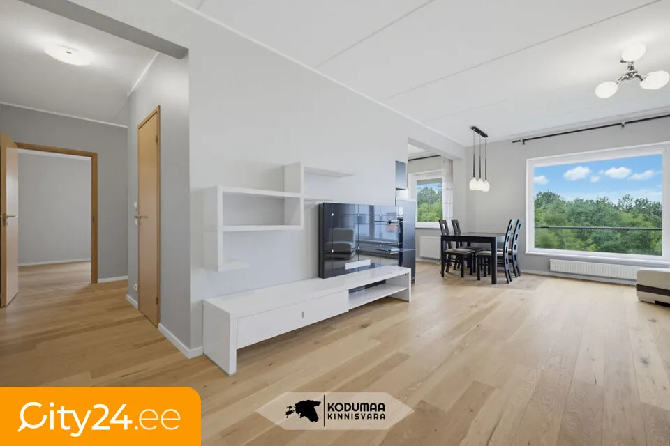 Elutuba - 3-Bedroom Flat with Garden View in Mustamäe