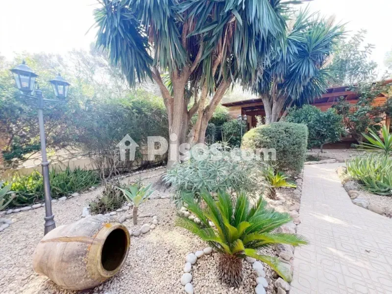 Jardin - Maison 4 pièces à ES