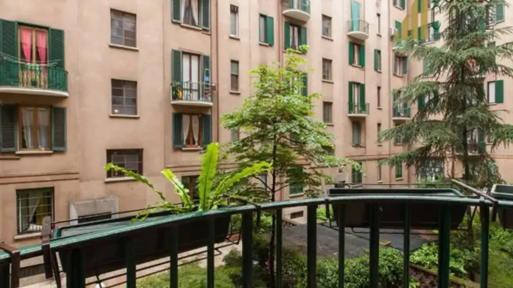 Rõdu - Modernised 2-Bedroom Apartment in Milan