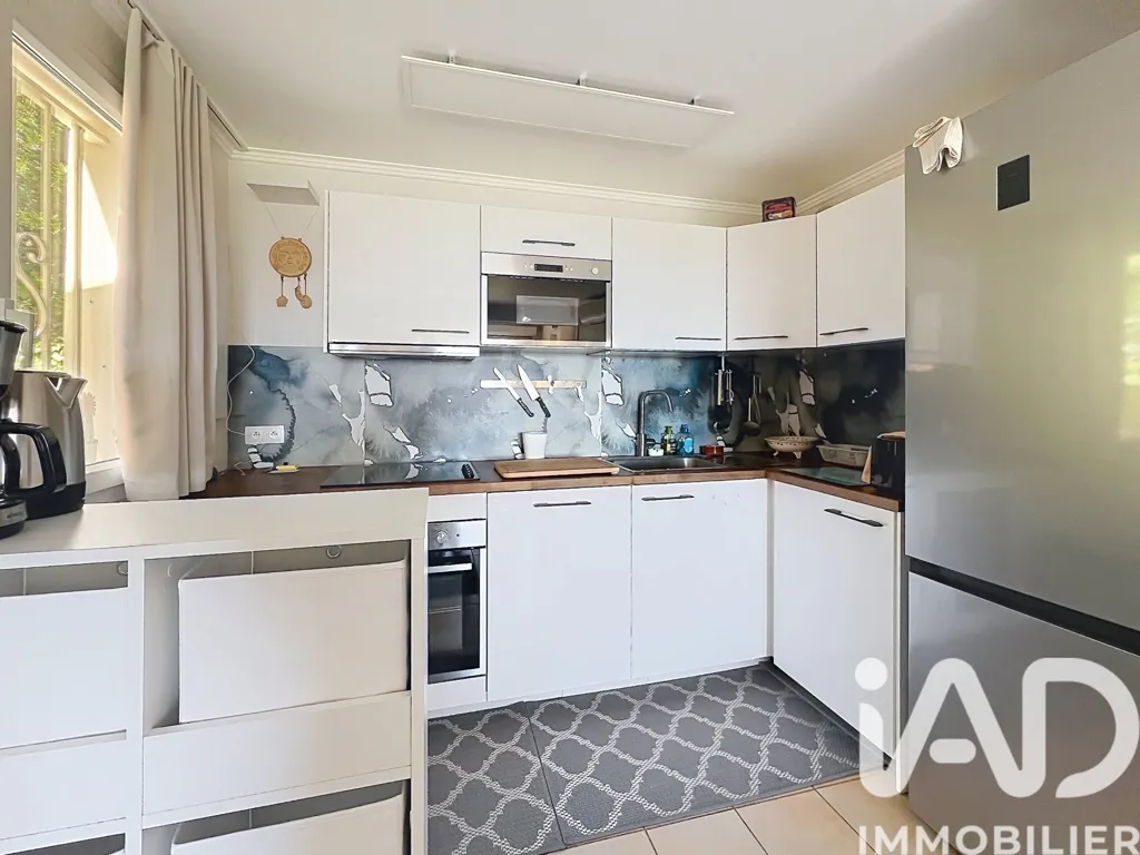 Cuisine - Appartement en rez-de-jardin avec vue mer à Grimaud