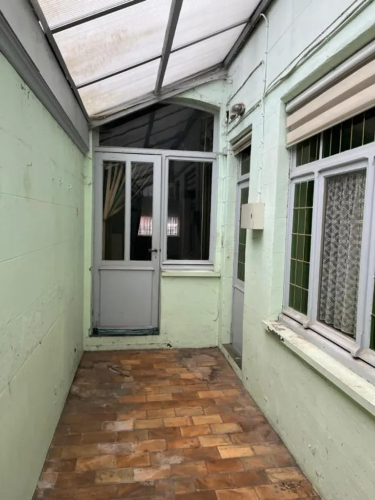 Jardín - Rijwoning to Renovate near Ronse Centre