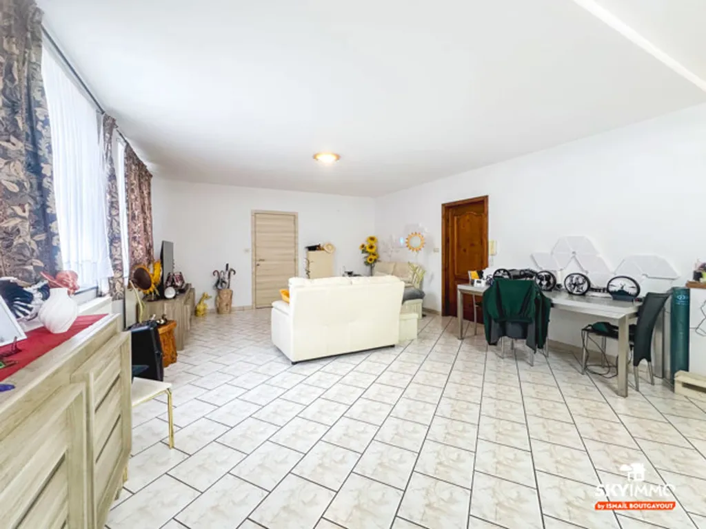 Elutuba - Spacious 3-Bedroom Apartment in Juprelle