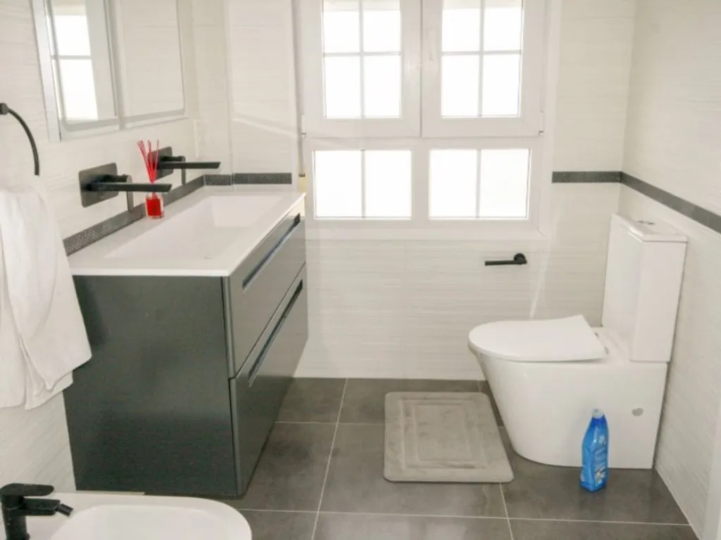 Bathrooms - Four-Bedroom Chalet with Pool near Coín