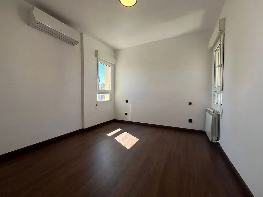 Rooms - Apartment with Terrace in Canillas, Madrid