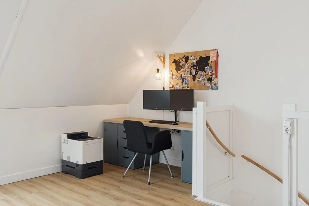 Kabinet - Modern Terraced House with Waterfront in Zeewolde