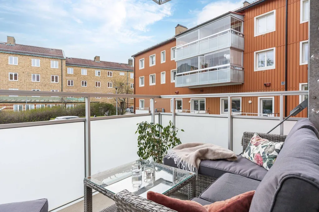 Balcone - Modern Flat with West-Facing Balcony in Örebro