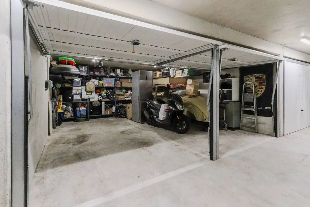 Garage - Appartement Luxueux avec Terrasse à Menton