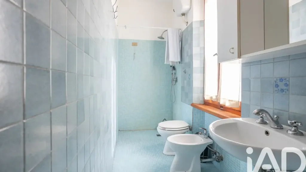 Salles de bain - 2-Bedroom Apartment in Historic Centre, Monte San Vito