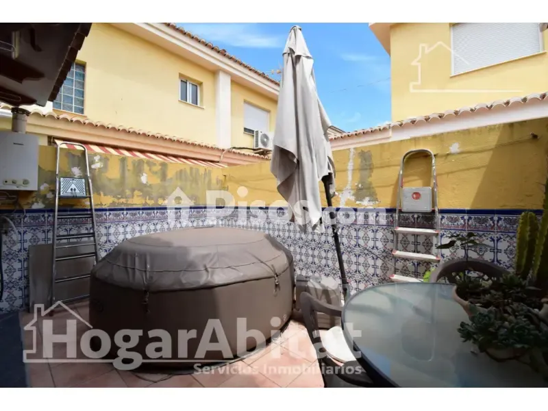 Aed - Semi-New Adosado with Jacuzzi in Bellreguard