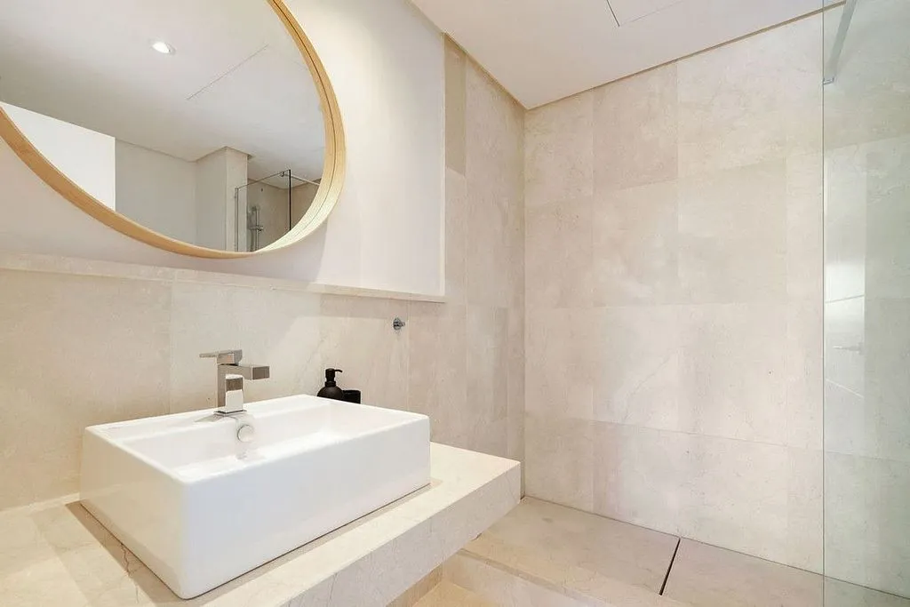 Bathrooms - Chalet with Pool and Terrace in Sotogrande