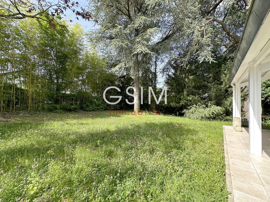 Jardin - Maison Refaite à Neuf avec Jardin dans le Clos Baptiste