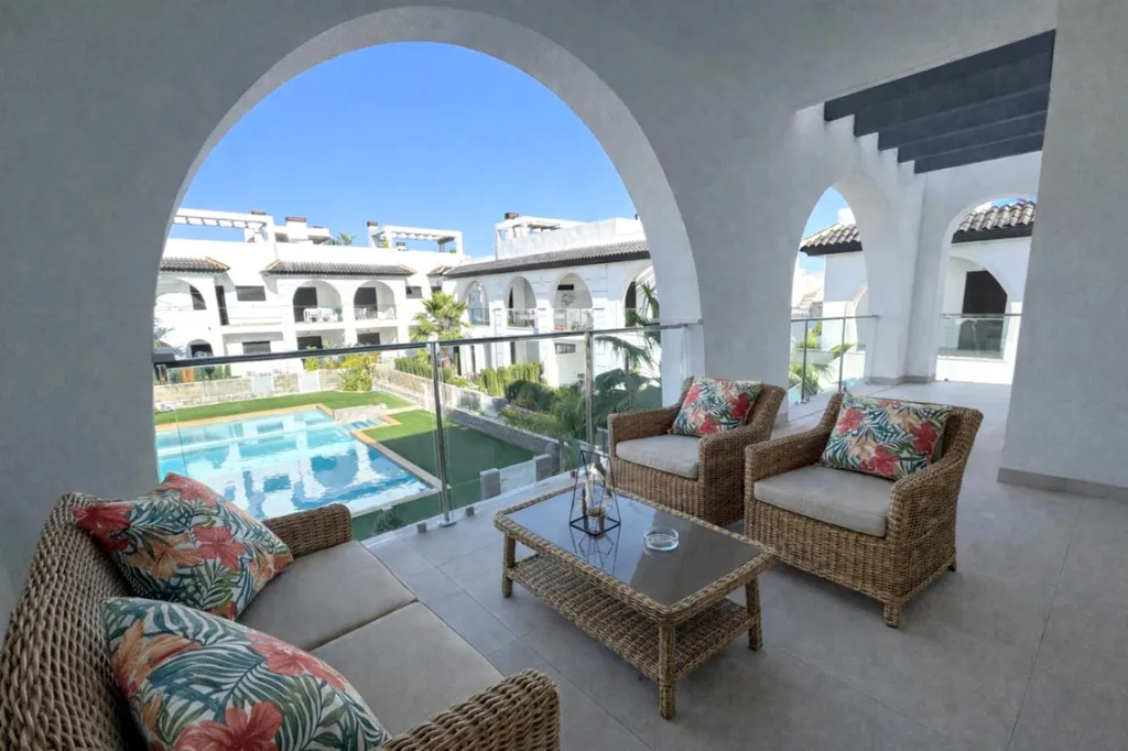Terrass - Modern Apartment with Rooftop Solarium in Ciudad Quesada