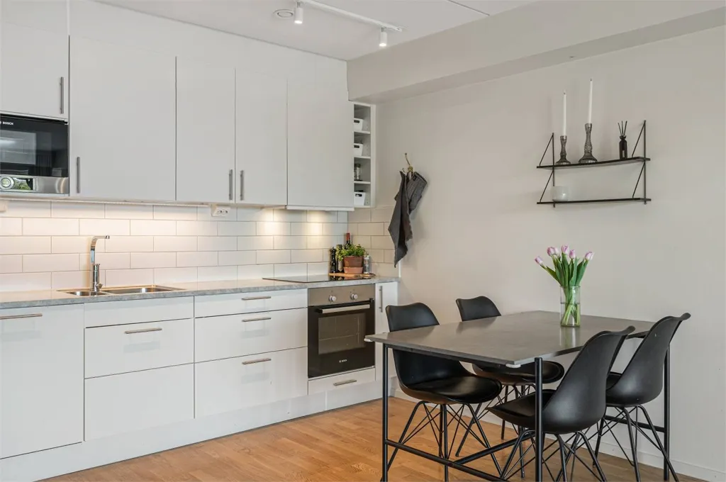 Cucina - Modern Flat with Balcony in Fullerö