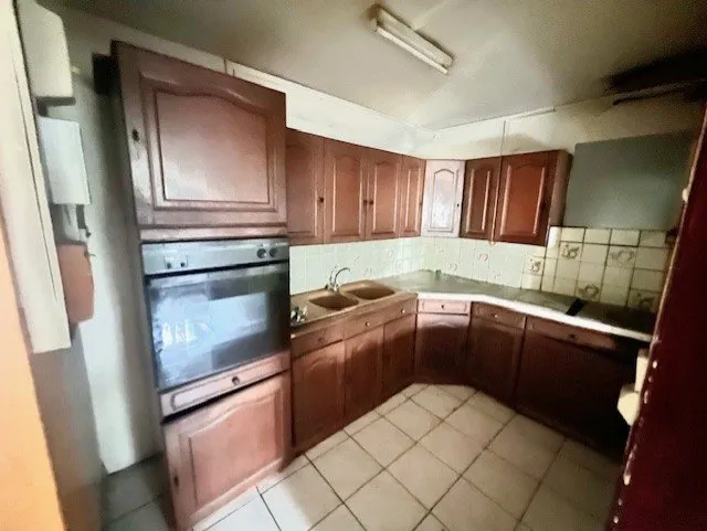 Cucina - Renovated House with Veranda in Saint-André