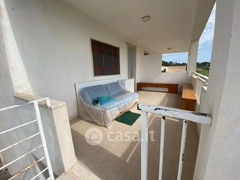 Balcon - Fully Furnished Apartment with Balcony in Maruggio