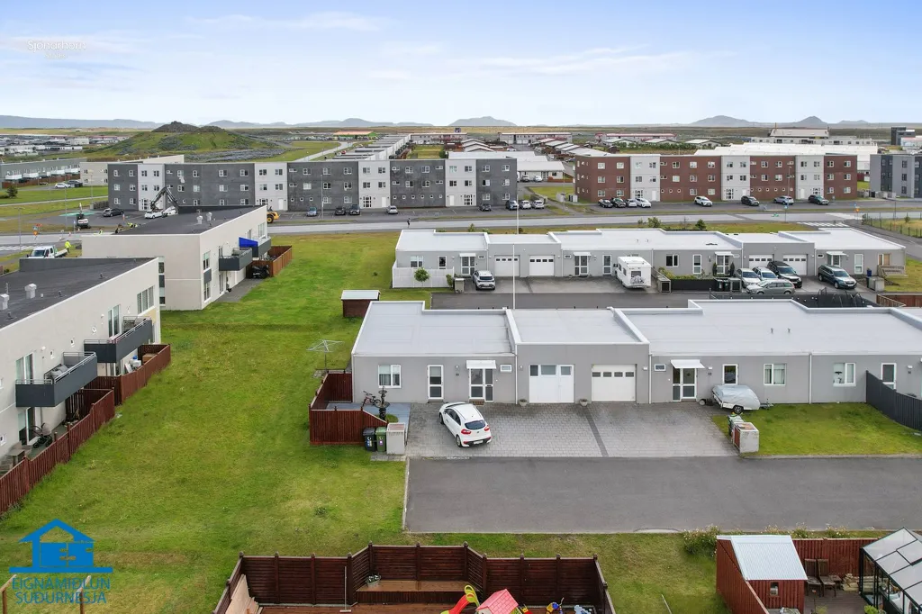 Vista aerea - Five-Bedroom Semi-Detached in Njarðvík