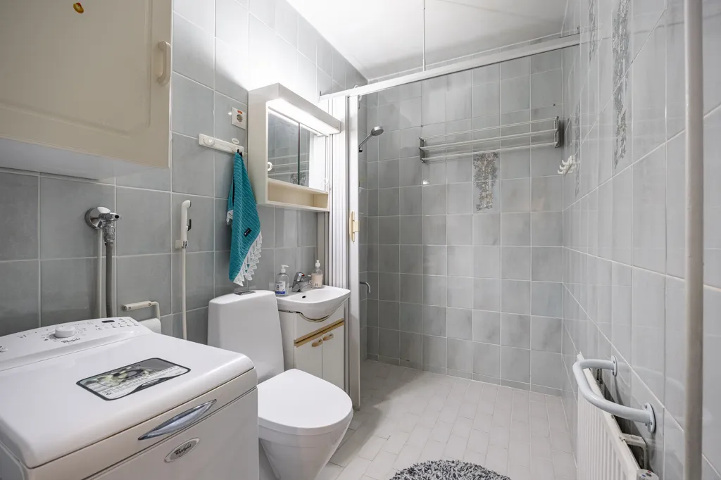 Salles de bain - Spacious Apartment with South Balcony in Valkeakoski
