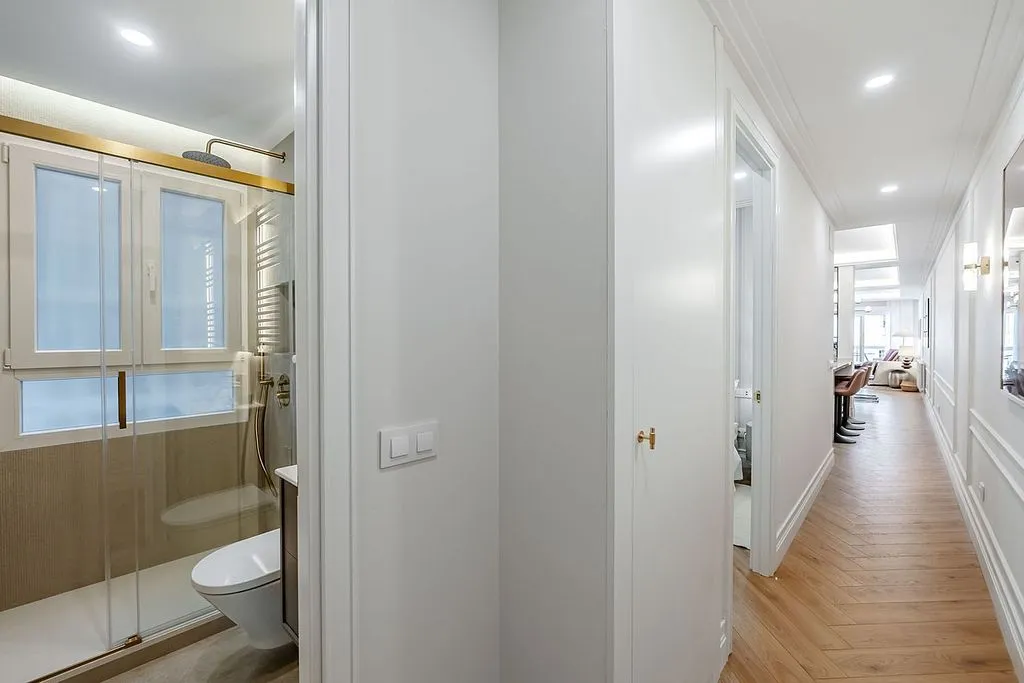 Esik - Apartment with Terrace and Balcony in Malasaña