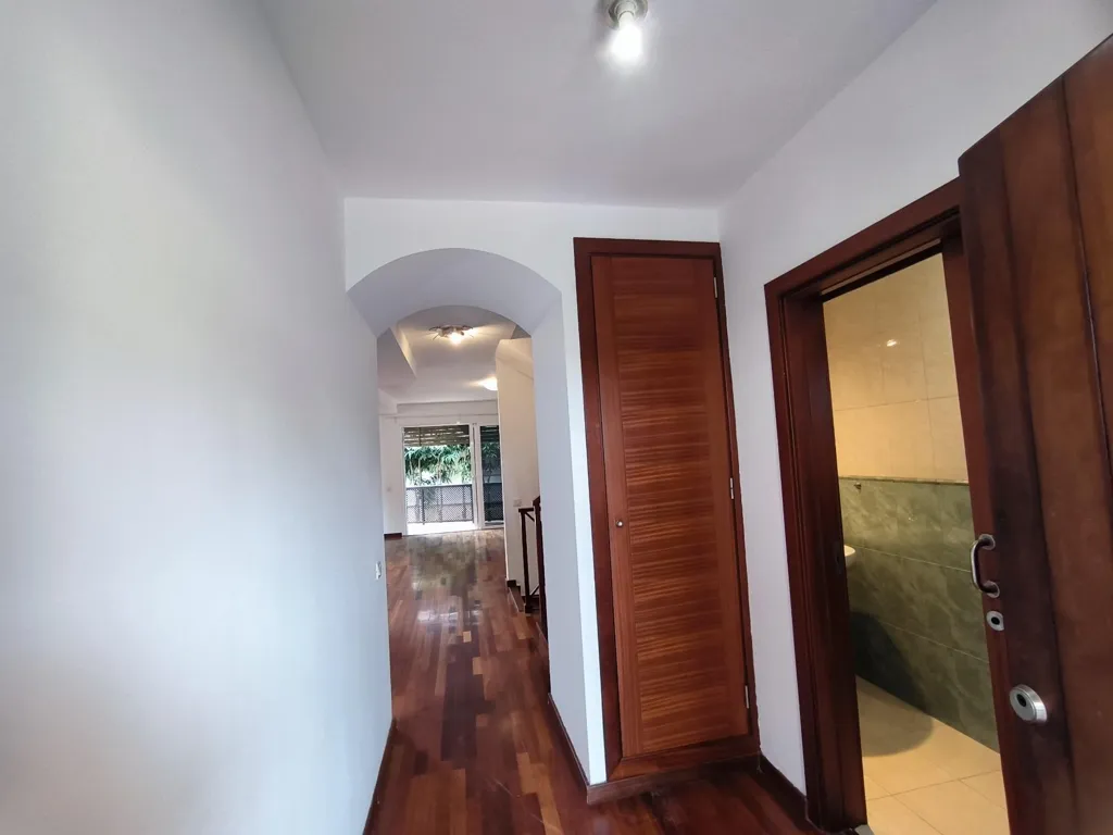 hallway_entrance