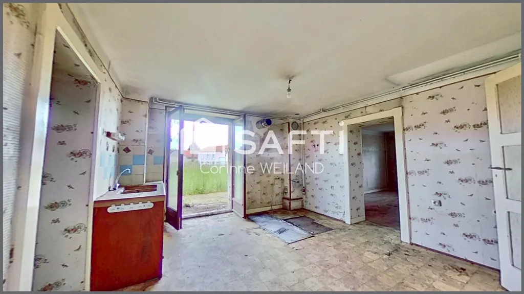 Sala da pranzo - 6-Piece House with Potential in Landroff