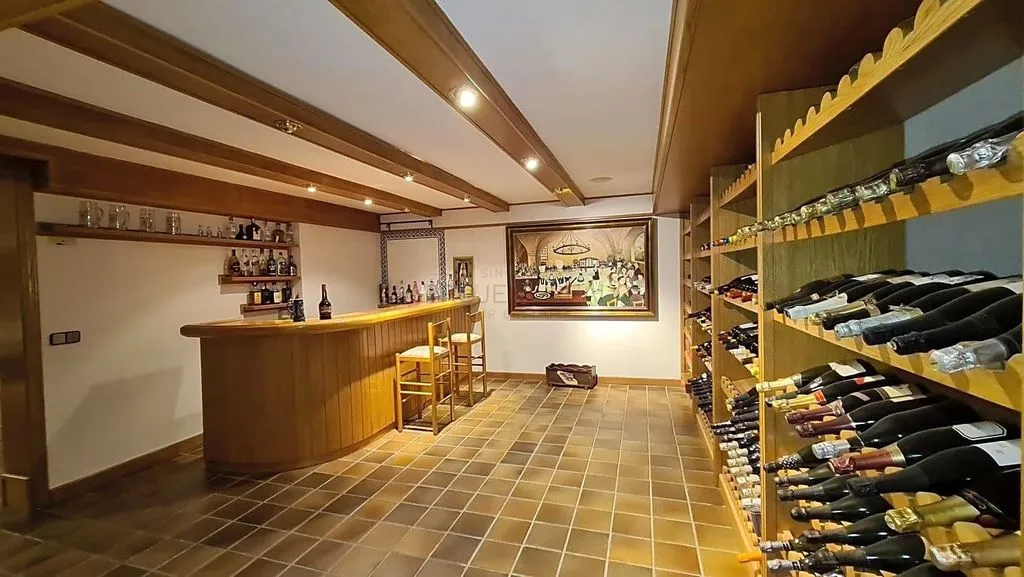 Toad - Luxury Villa with Garden in Castelldefels