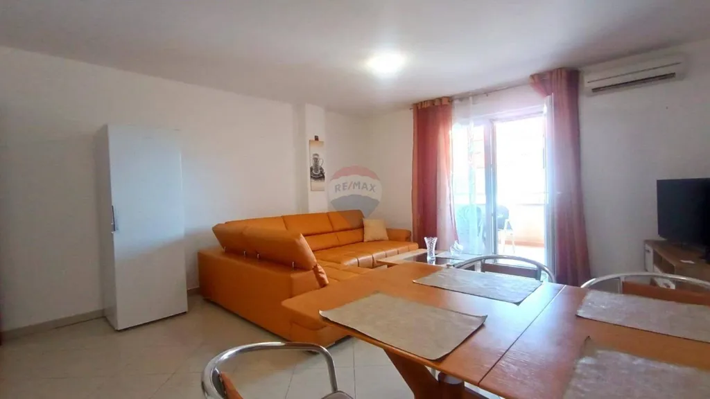 Söögituba - Two-Bedroom Apartment with Sea View in Brtonigla